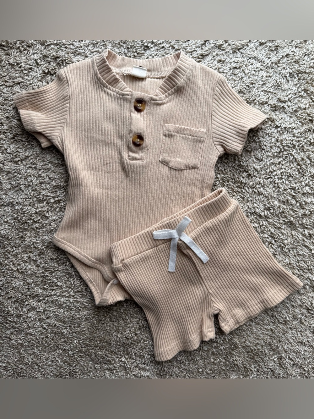 6-9M Neutral Ribbed Baby Set 2PC Bodysuit & Shorts Outfit